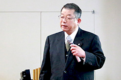 生理学講座の西川泰央教授